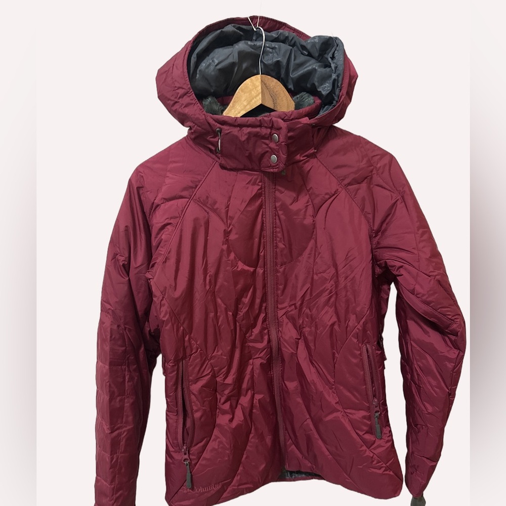 Columbia Women's Burgundy Jacket